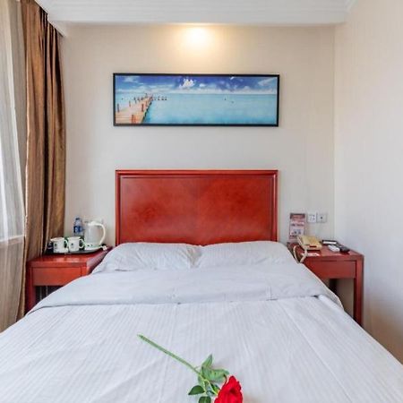 Greentree Inn Liaoning Dalian Development Zone Jinma Road Pedestrian Street Express Hotel Екстер'єр фото