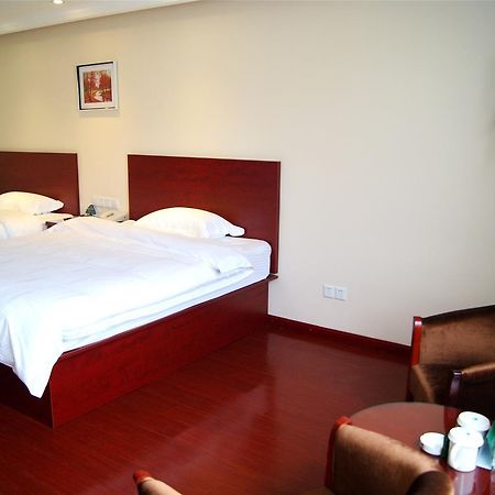 Greentree Inn Liaoning Dalian Development Zone Jinma Road Pedestrian Street Express Hotel Екстер'єр фото