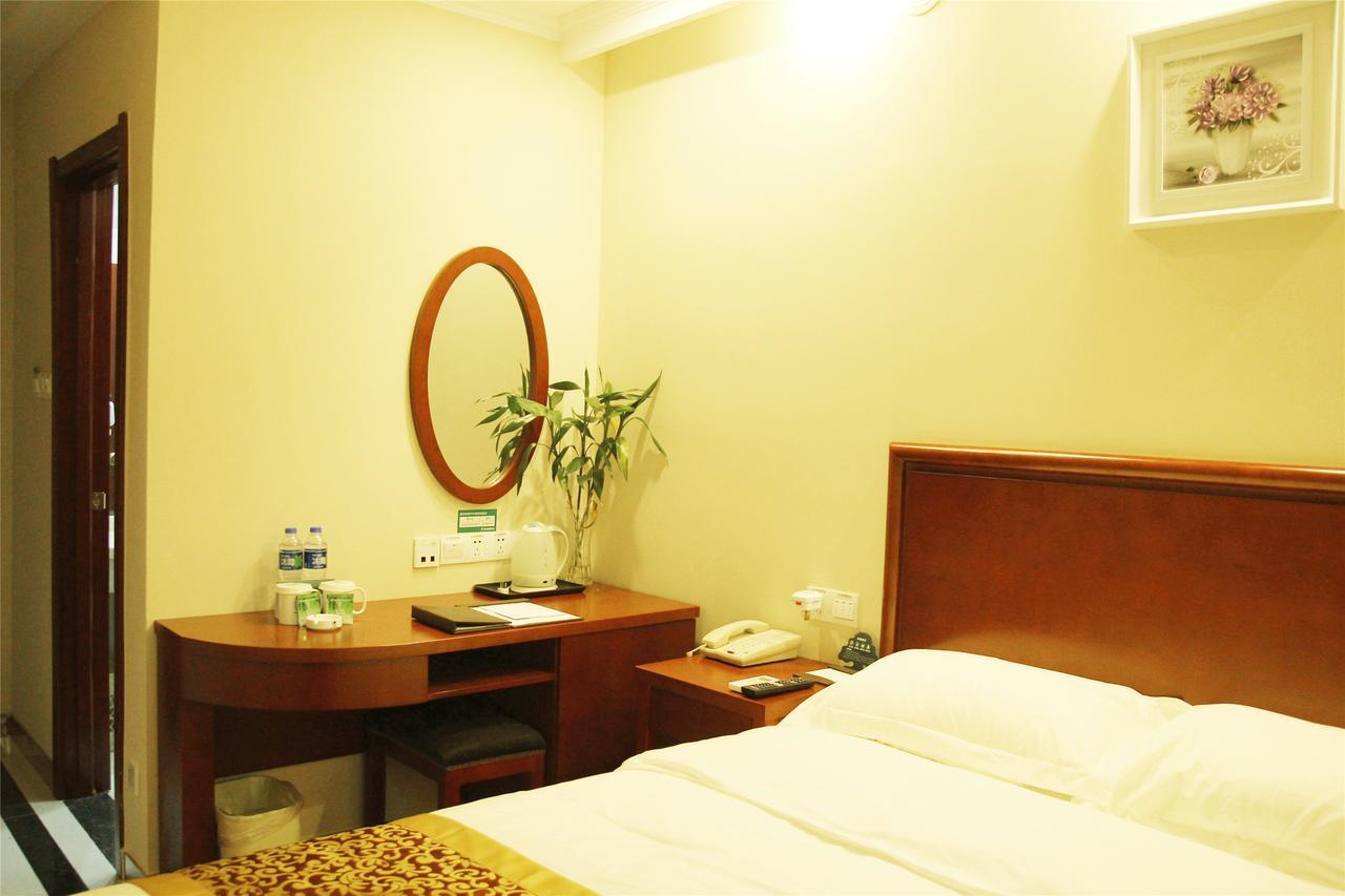 Greentree Inn Liaoning Dalian Development Zone Jinma Road Pedestrian Street Express Hotel Екстер'єр фото