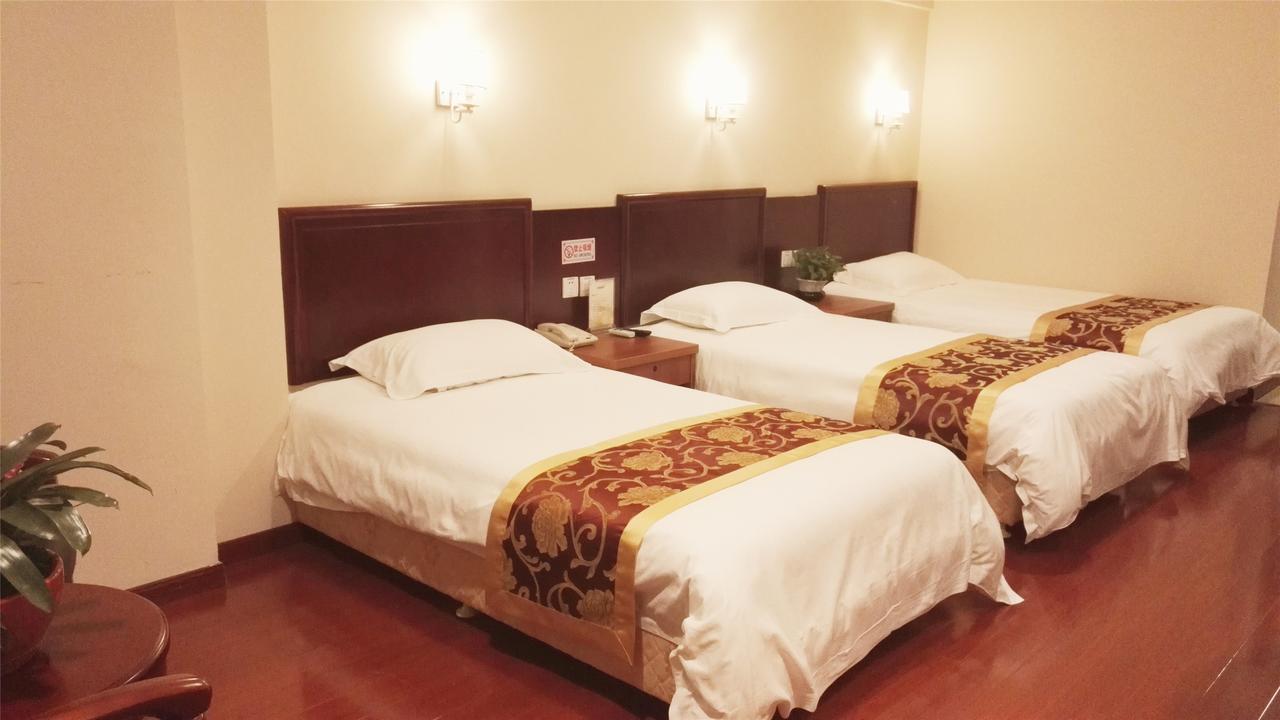 Greentree Inn Liaoning Dalian Development Zone Jinma Road Pedestrian Street Express Hotel Екстер'єр фото