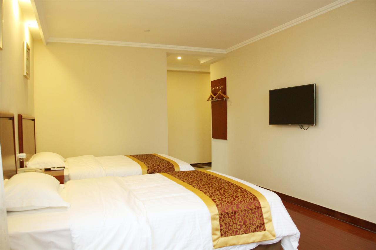 Greentree Inn Liaoning Dalian Development Zone Jinma Road Pedestrian Street Express Hotel Екстер'єр фото